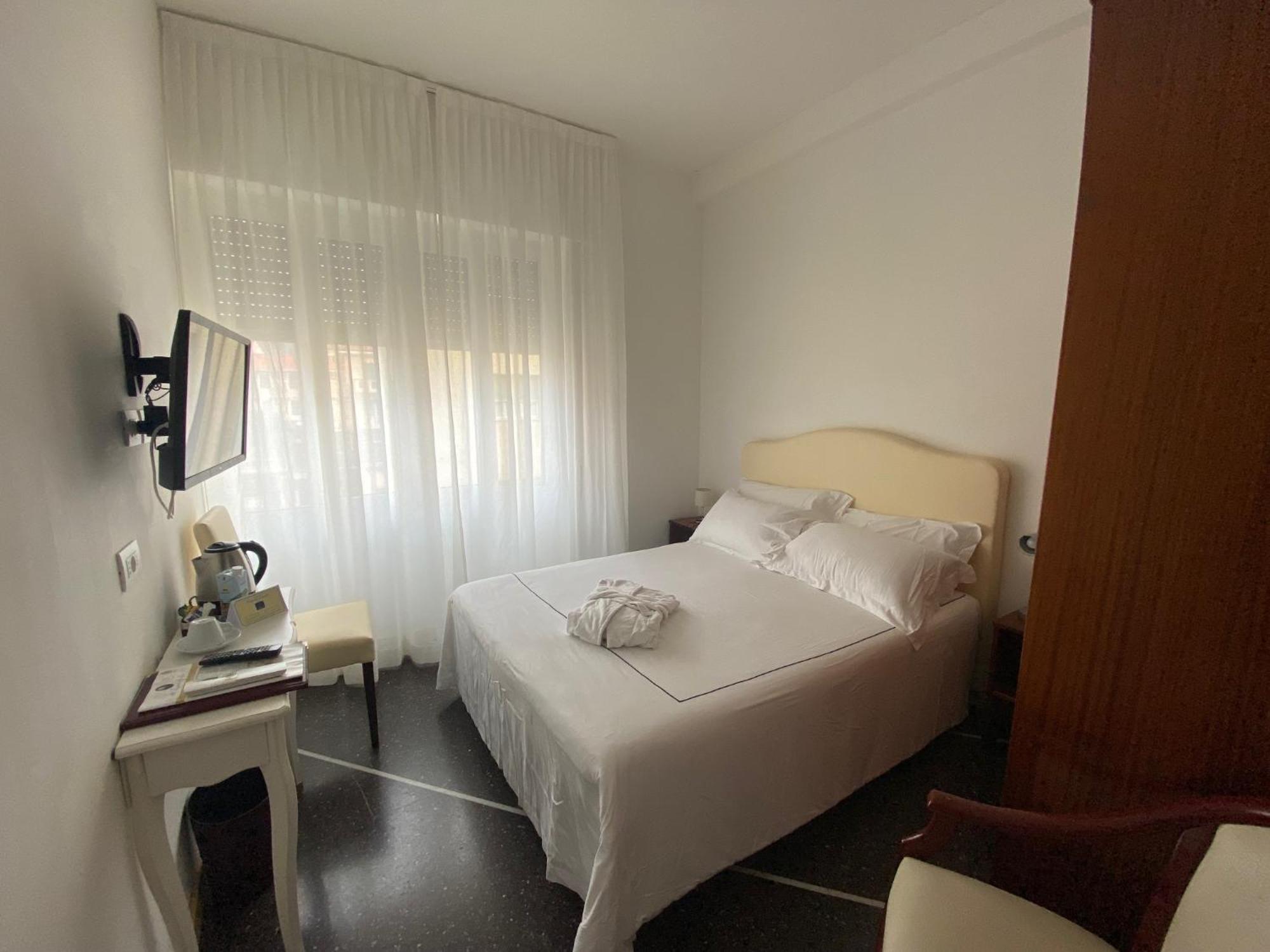 Hotel Internazionale Finale Ligure Exterior foto